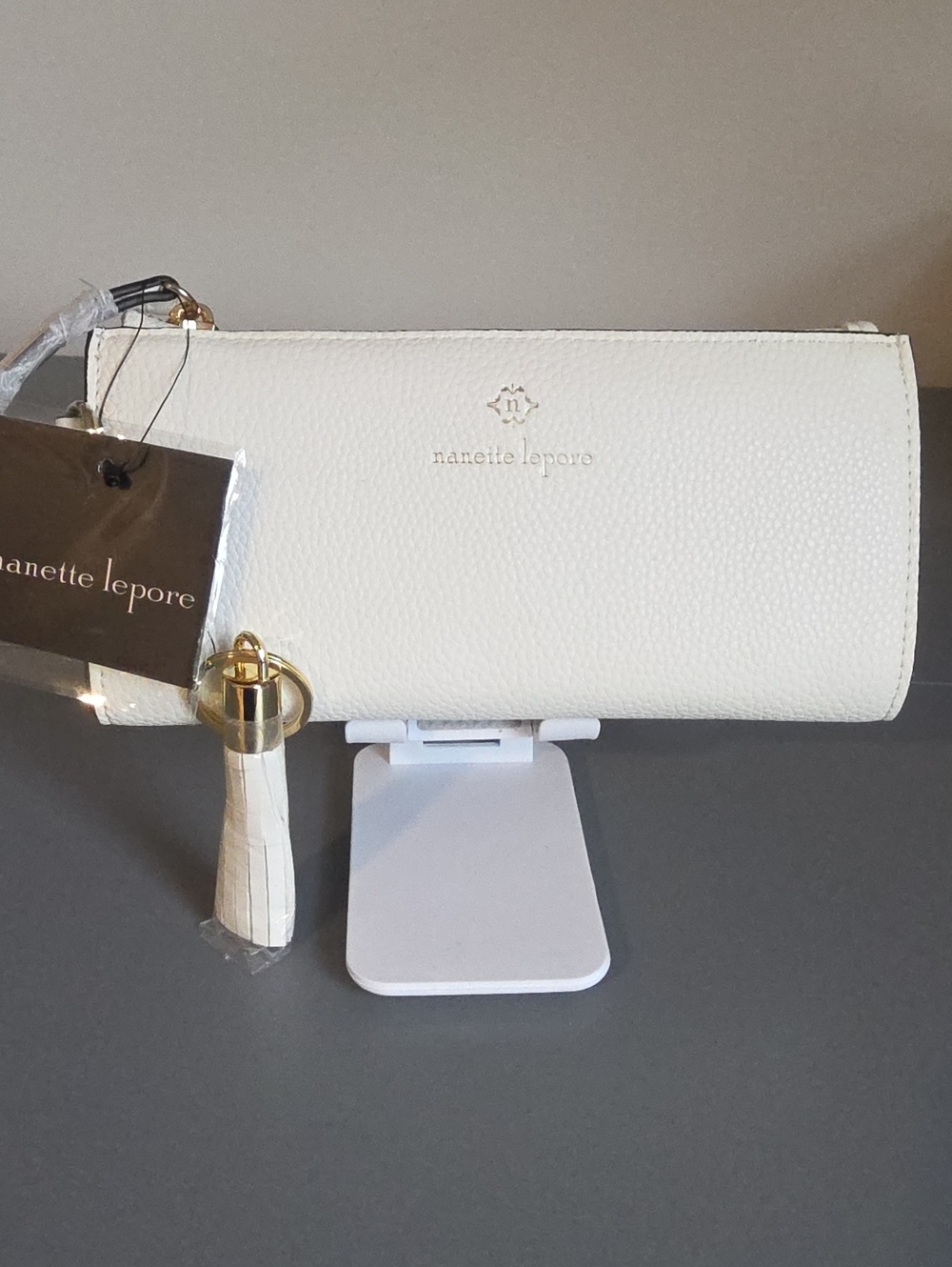 NANETTE LEPORE NWT White Tech Wallet With Ring Key Chain
